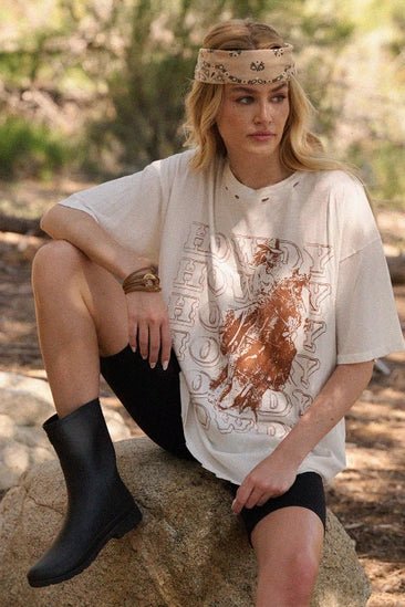 Howdy Western Vintage Graphic Tee - Golden Hour BoutiqueGraphic Tees