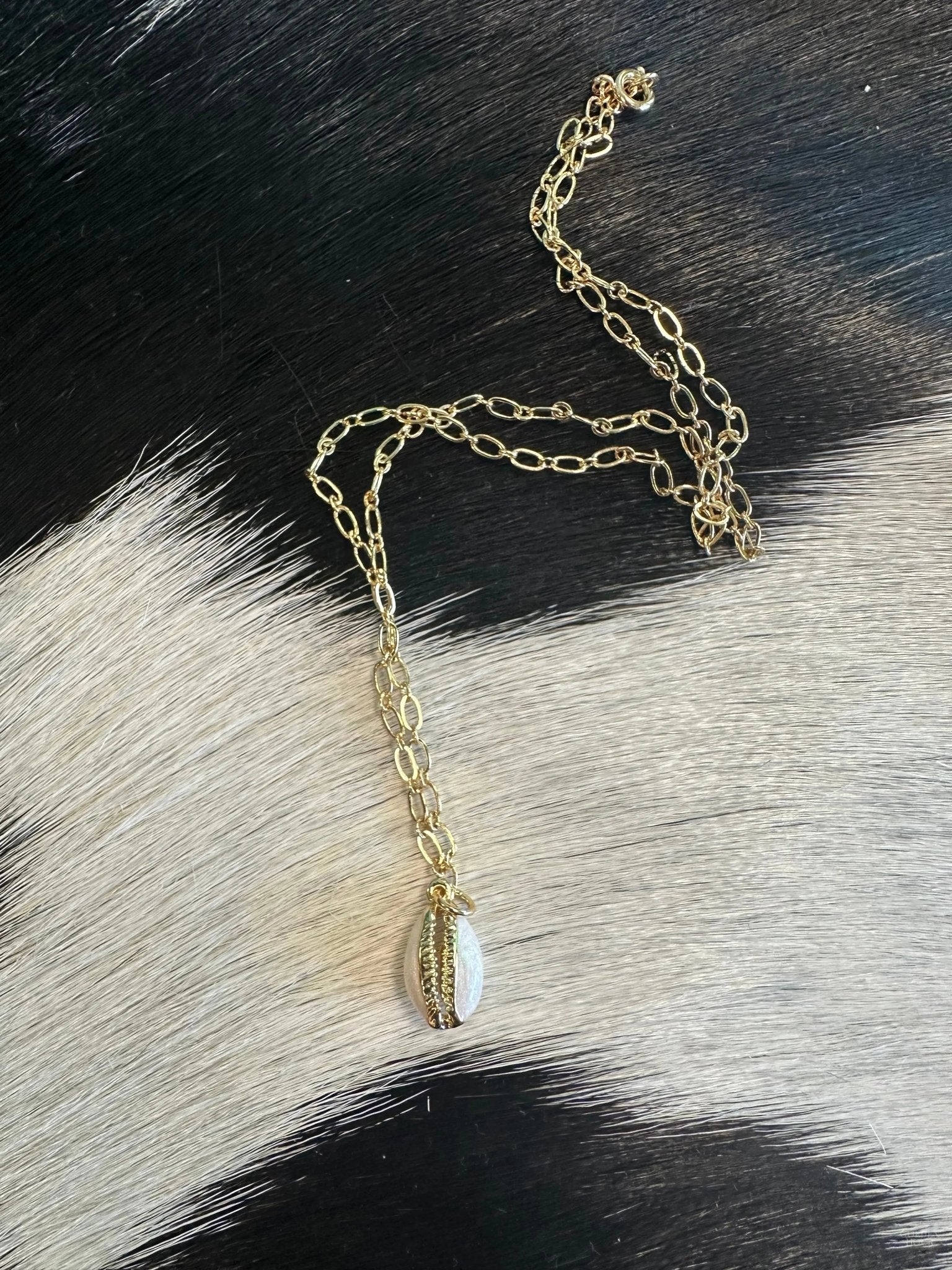 Shoreline Treasure Necklace - Golden Hour BoutiqueNecklaces