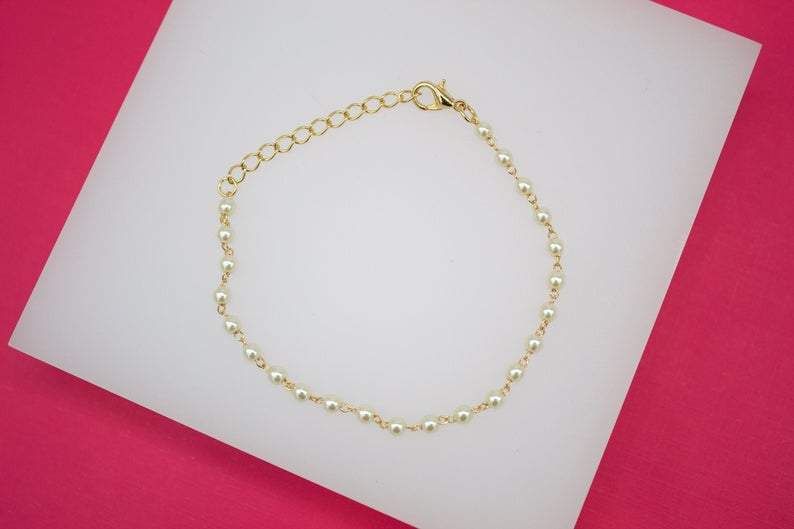 Gold Delicate Pearl Bracelet